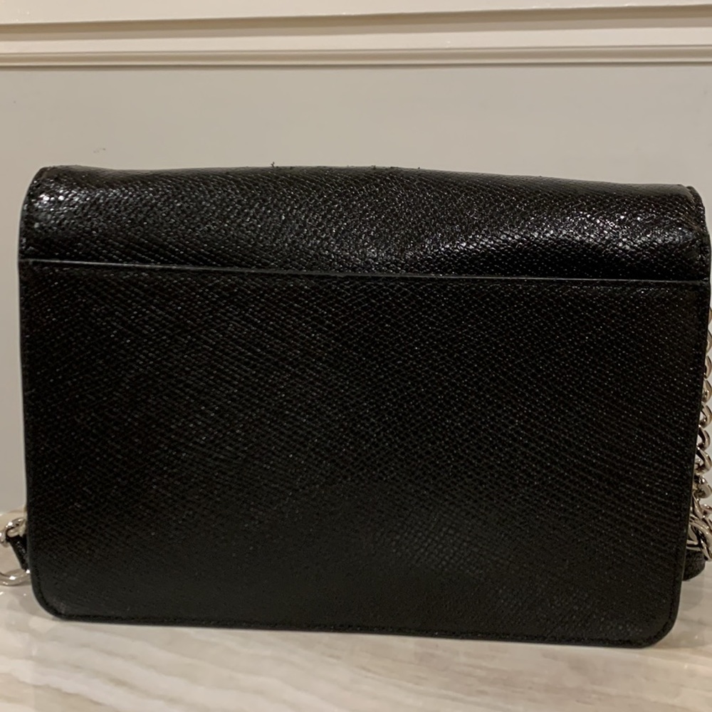 **SOLD*** Michael Kors Daniella Snake Scale Print Silver Chain Crossbody - Picture 4 of 17
